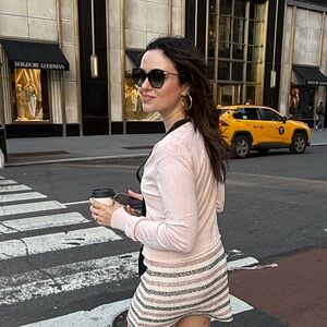 Meet your Posher, Elizabeth